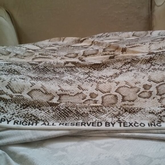 Material Approx 76" x 64" Unused New Pattern for Dress, Skirt, Top Soft Stretchy - Picture 4 of 4